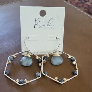 Riah Gold and Gray Geometric Earrings with Modern Design